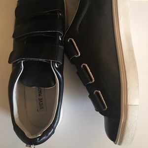 Women’s Steve Madden “Electryc” Black Velcro